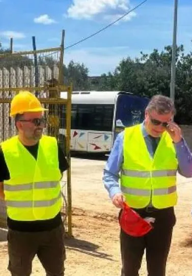Αυτοψία Αλεξοπούλου στο έργο κατασκευής του σταθμού φόρτισης των νέων ηλεκτρικών λεωφορείων στο αμαξοστάσιο του ΟΑΣΘ