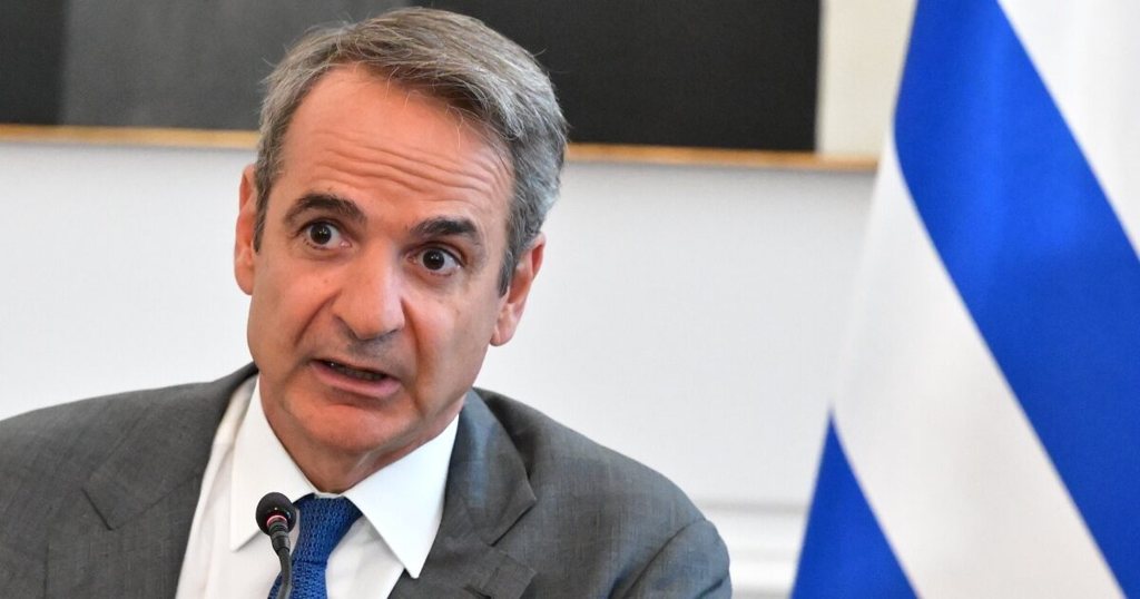 Eπίσκεψη Μητσοτάκη στο Συντονιστικό Κέντρο Επιχείρησης και Διαχείρισης Κρίσεων