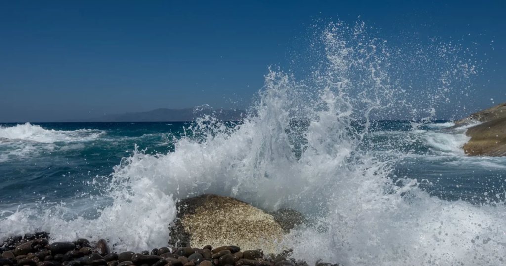 Έρχονται ισχυροί άνεμοι 8 μποφόρ και υψηλές θερμοκρασίες τα επόμενα 24ωρα