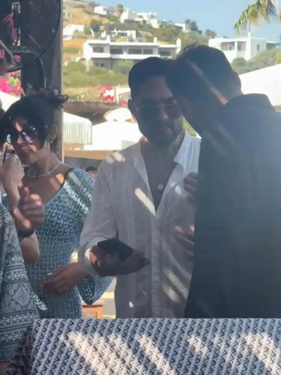 Μάστορας – Μελίνα Νικολαΐδη: Οι εικόνες από την Πάρο άναψαν φωτιές