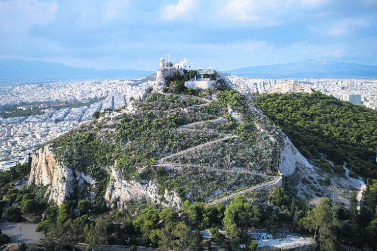 Ανοικτός τον Δεκαπενταύγουστο ο Λυκαβηττός, κλειστός ο λόφος Φινοπούλου