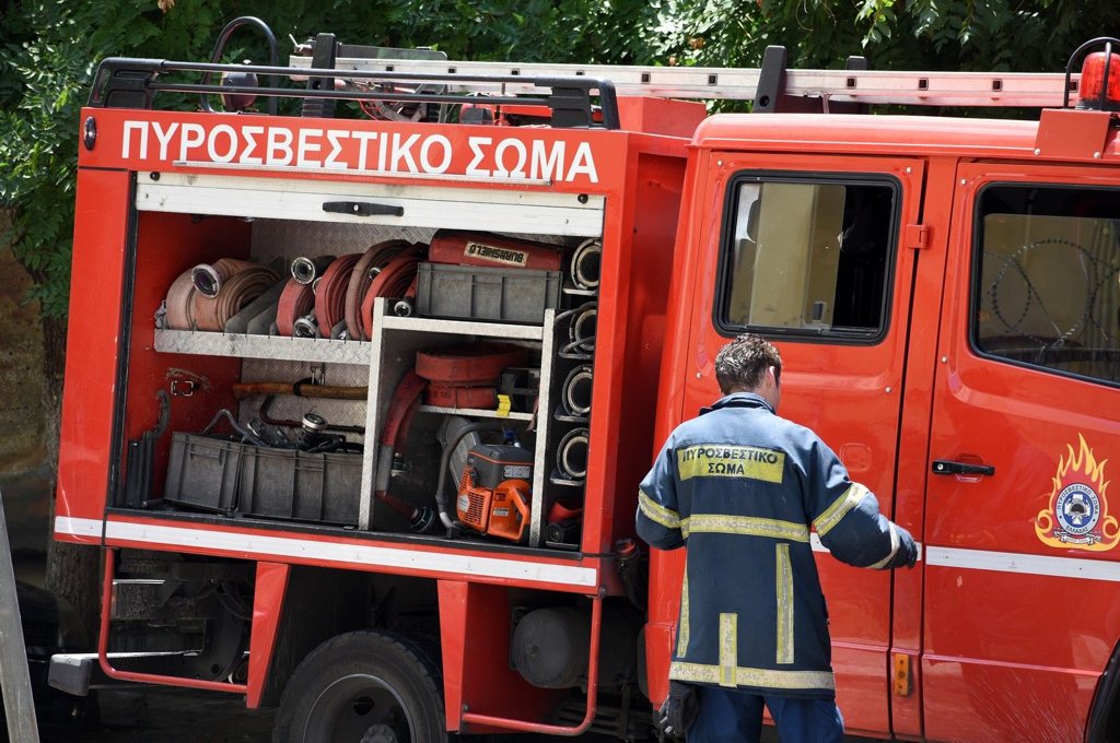 Πάτρα: Συλλήψεις και πρόστιμα από την Πυροσβεστική για φωτιές και εργασίες εν μέσω red code