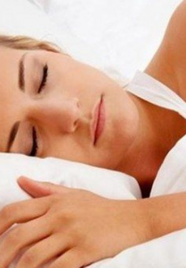 Ακόμα και δύο νύχτες ακανόνιστου ύπνου μάς κάνουν να νιώθουμε πιο γερασμένες
