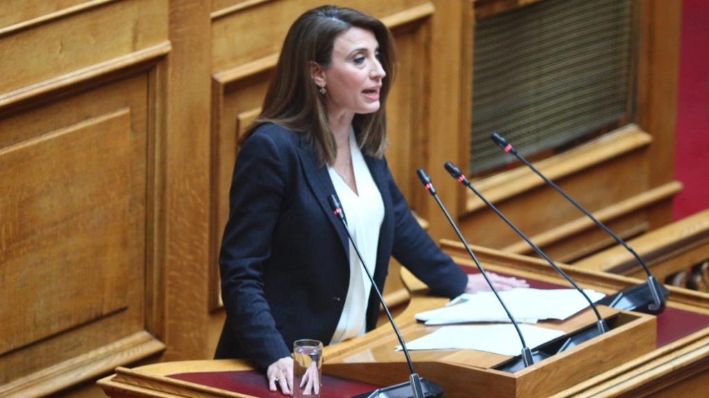 Εκτός ΚΟ του ΣΥΡΙΖΑ η Κασιμάτη με απόφαση Δούρου, διορία μέχρι τις 24 Αυγούστου για να παραδώσει την έδρα η Γεροβασίλη