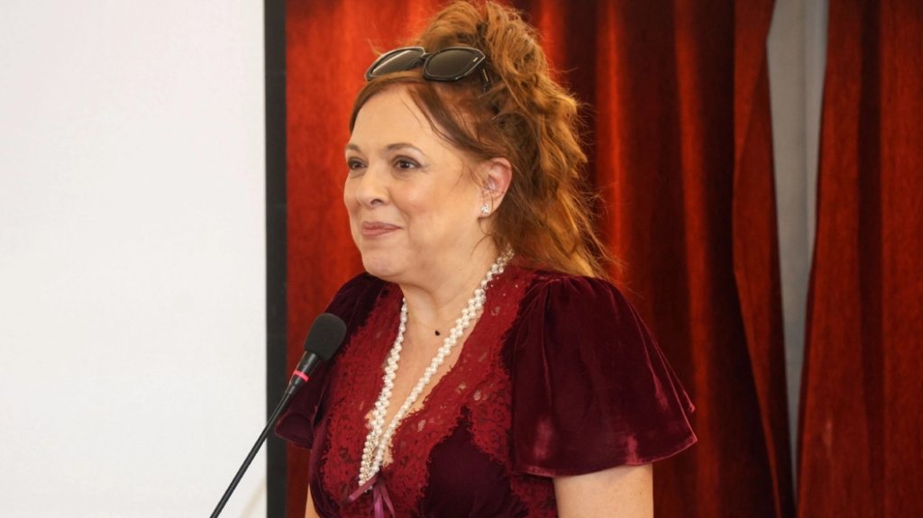 Ελένη Ράντου για τη φωτογραφία της με μπικίνι: Στα 62 μου διαπιστώνω πως ο ηλικιακός ρατσισμός και το κουτσομπολιό παραμένουν στη δεκαετία του ’60