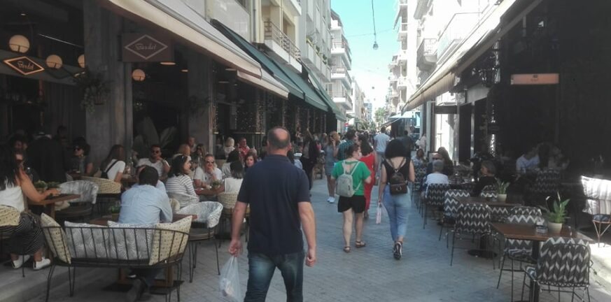Αχαΐα: 6,5 εκατ. ευρώ λιγότερα στην εστίαση μέσα σε τρεις μήνες – Αντίθετη πορεία για τα καταλύματα