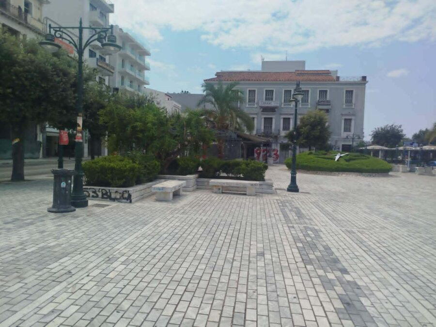 Πάτρα: Ξεσηκώθηκαν καταστηματάρχες της Τριών Συμμάχων! Εφυγε το πλοίο… βάζουμε λουκέτα!