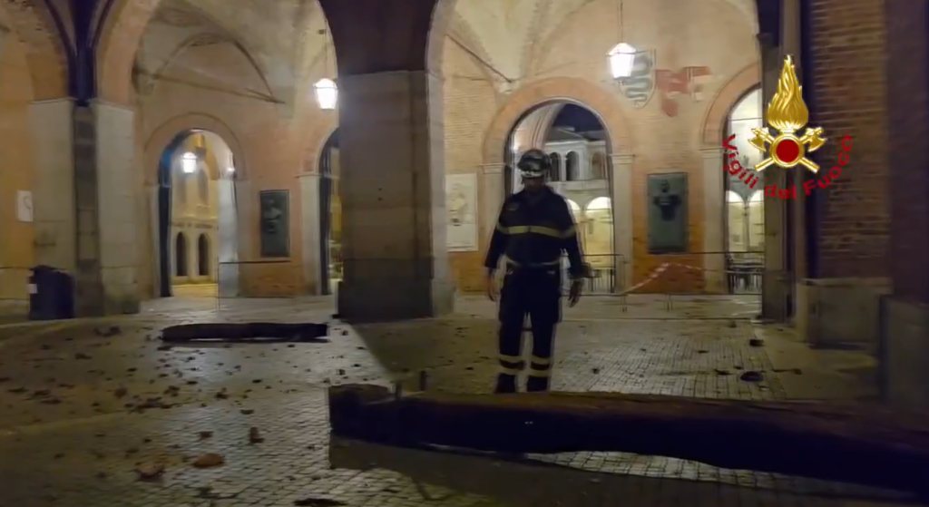 Σφοδρές χαλαζοπτώσεις στην Ευρώπη: Σαράντα άνθρωποι τραυματίστηκαν στη Ζυρίχη – Ζημιές στον περίφημο καθεδρικό ναό της Κρεμόνας