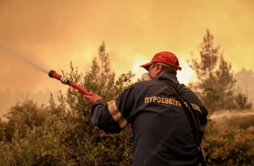 Τον άφησαν ελεύθερο και έβαλε άλλες δύο φωτιές!  Στη φυλακή ο 60χρονος εμπρηστής της Μεσσήνης