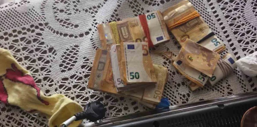 Ζεφύρι: Πάνω από 175.000 ευρώ η λεία σπείρας απατεώνων – Έριχναν τα κινητά στην αποχέτευση για να μην εντοπιστούν