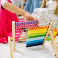 Θρανία, παζλ και παιχνίδια: Κάθε πότε να καθαρίζονται στους παιδικούς σταθμούς – Οι νέες οδηγίες