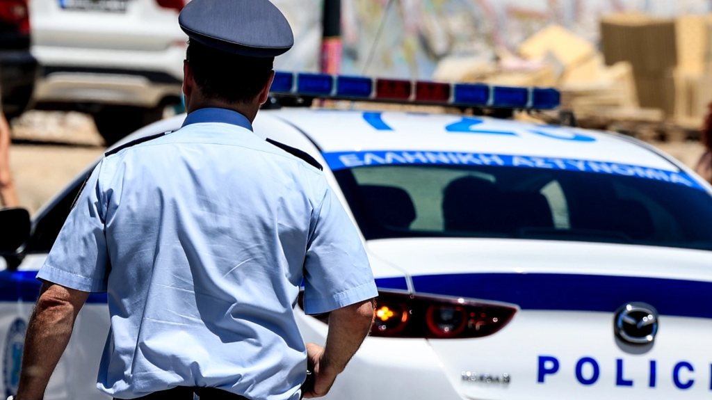 Ρινγκ το Αστυνομικό Τμήμα στο Αρκαλοχώρι για ένα παρκάρισμα, χειροπέδες σε κτηνοτρόφο και αστυνομικό