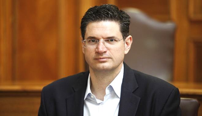 Διονύσης Καλαματιανός: «Αλλαγή πολιτικής για να μειωθούν οι τιμές των καυσίμων»
