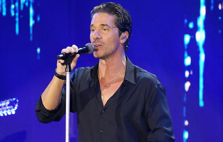 Νίκος Οικονομόπουλος για Γιώργο Μαζωνάκη: «Το αν τον αγαπούσα, το ξέρει μόνο αυτός»