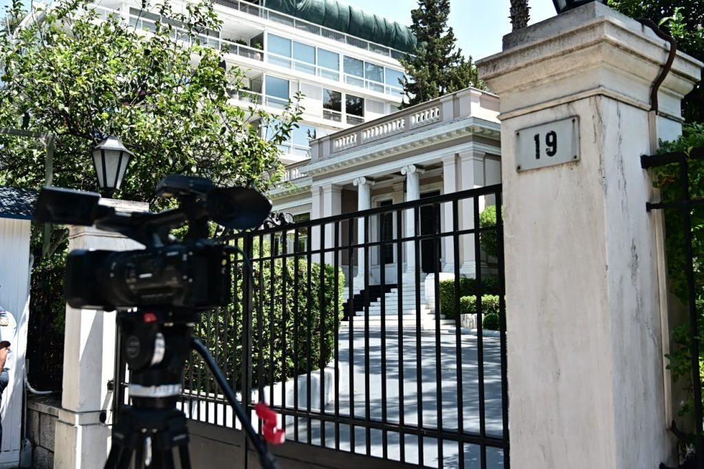 Οι εκλογές, ο ανασχηματισμός και το σχέδιο Μαξίμου
