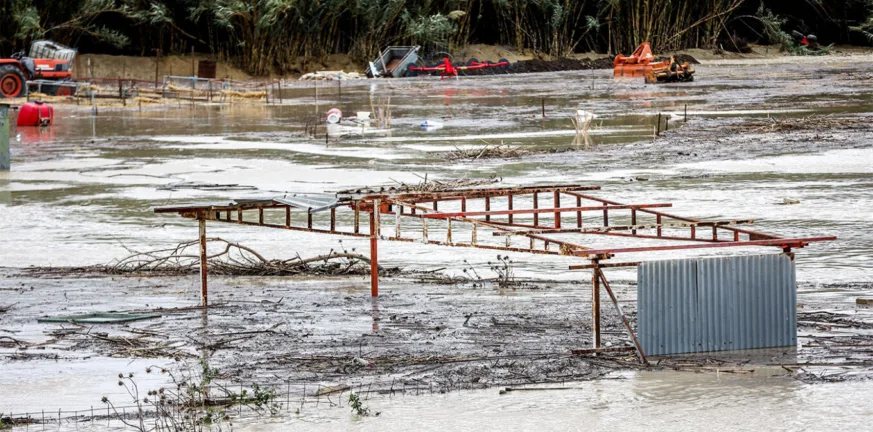 Κρήτη: Σφοδρή κακοκαιρία με πλημμύρες και καταστροφές – 255 κλήσεις στην Πυροσβεστική