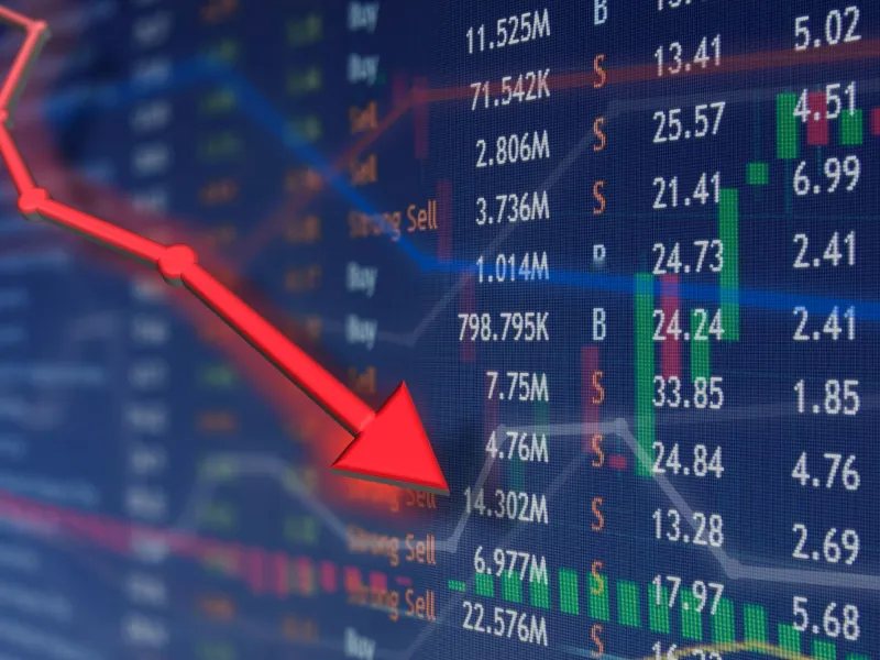 Χρηματιστήριο Αθηνών: Βουτιά 2,51% και απώλειες 68 μονάδων – Στο επίκεντρο των πιέσεων οι τράπεζες