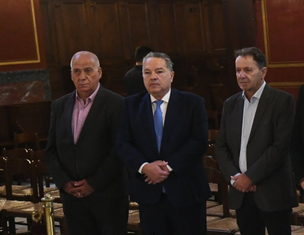 Όχι στην ιδεοληψία και στον τεμαχισμό της Ιστορίας μας