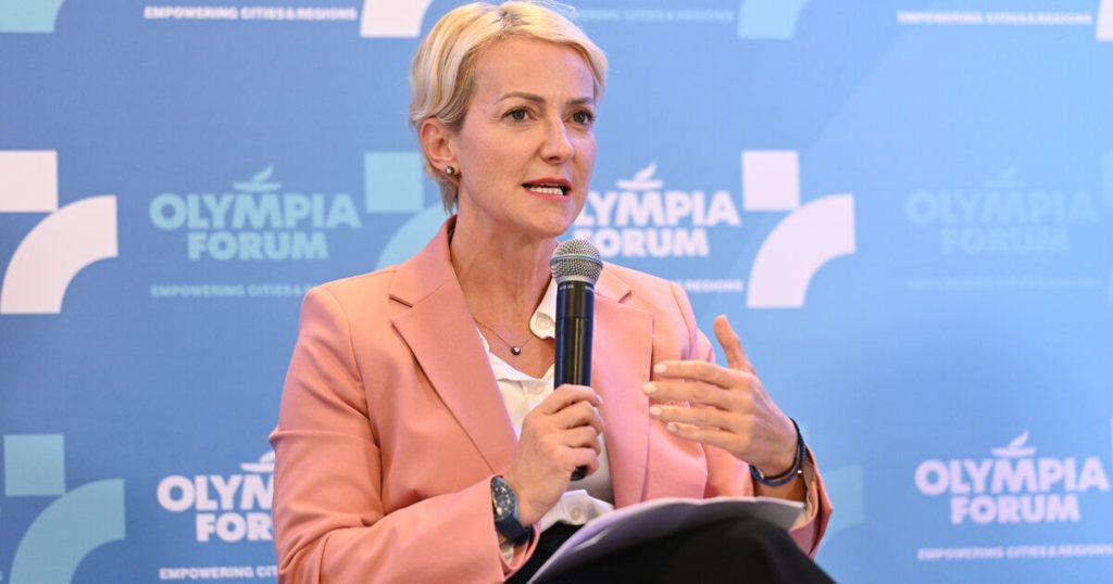 Αλ. Σδούκου για Α. Σαμαρά: «Αν κάνει κάποιο κόμμα, τότε θα συζητήσουμε πολιτικά»