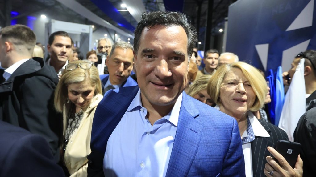 Αιχμές Γεωργιάδη για υπουργούς: Απορώ που επέλεξαν να λείπουν από τη γιορτή της ΝΔ