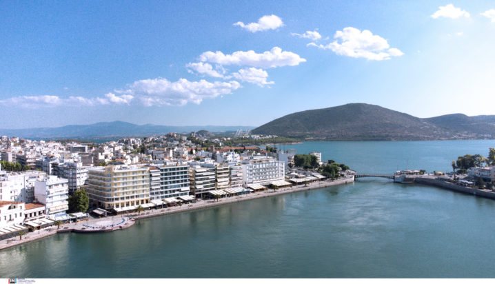 Έκοψε με φαλτσέτα τα μαλλιά της συντρόφου του πρώην συζύγου της – Συνελήφθη η 37χρονη, στο νοσοκομείο η 23χρονη