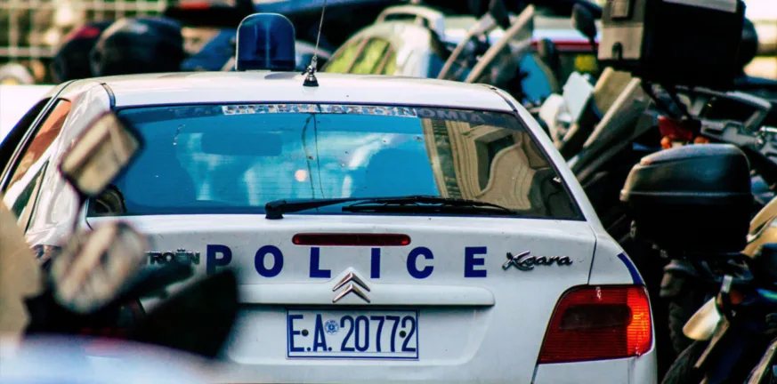 Ελευσίνα: Ταυτοποιήθηκαν δύο νεαροί για το μαχαίρωμα 32χρονου – Εξετάζεται το ακροδεξιό κίνητρο