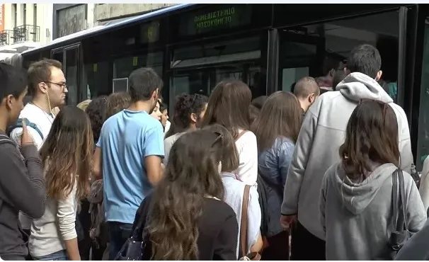 Πάτρα: Φοιτητές της Πανσπουδαστικής κατά Περιφέρειας-Πρυτανείας