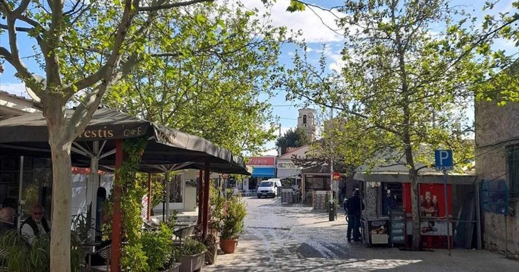 Αρχαία Κόρινθος: «Μέτωπο» για το πωλητήριο του ΟΔΑΠ - Στη Βουλή η επιστολή των 70 επιχειρήσεων