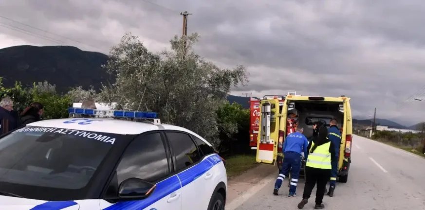 Αθηνών – Κορίνθου: Σοβαρό τροχαίο στον Ασπρόπυργο – Αυτοκίνητο καρφώθηκε στα προστατευτικά στηθαία