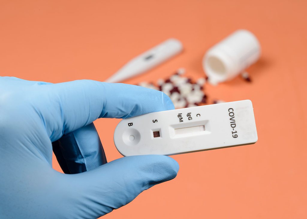114 νέες εισαγωγές με COVID-19 και 52 με γρίπη την τελευταία εβδομάδα