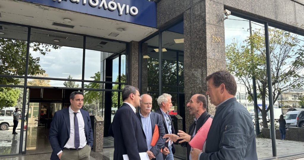 Νικολακόπουλος και δήμαρχοι ζητούν λύση για τις διεκδικούμενες εκτάσεις στην Ηλεία