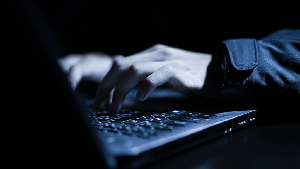 Παιδική πορνογραφία: Τα σκοτεινά… δωμάτια του διαδικτύου