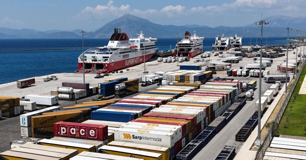 Δυτική Ελλάδα: «Βουτιά» 19% στα εμπορεύματα που διακινήθηκαν - Πίεση στην αγορά και αύξηση στο κόστος μεταφορών