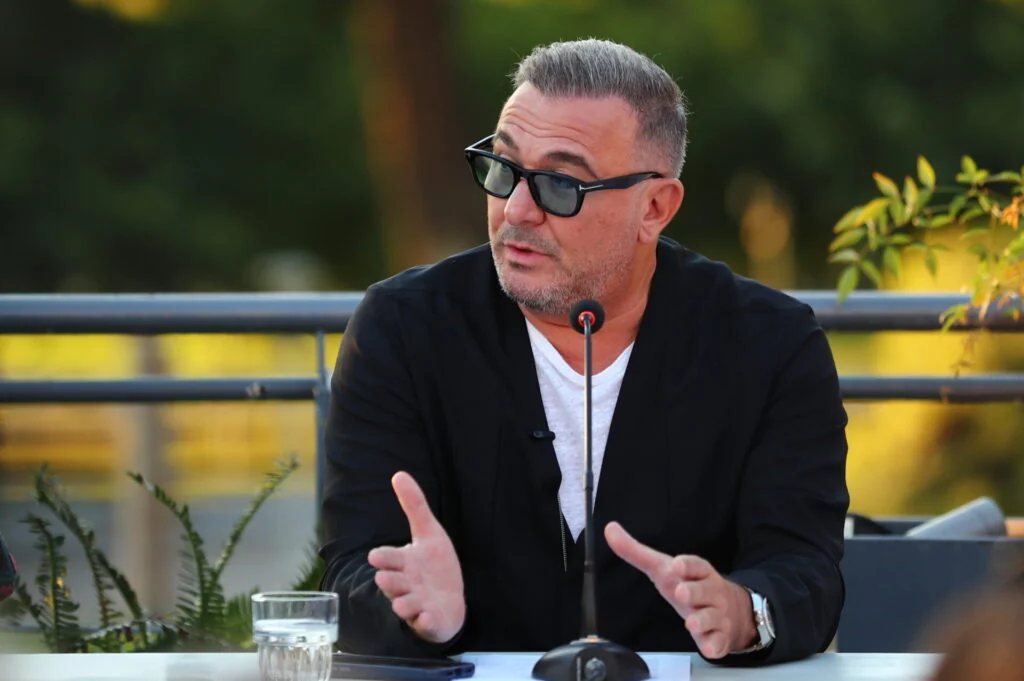 Στη ΓΑΔΑ ο Αντώνης Ρέμος: Κατέθεσε μηνυτήρια αναφορά κατά ανώνυμων blogs – Καταγγέλλει δυσφήμηση